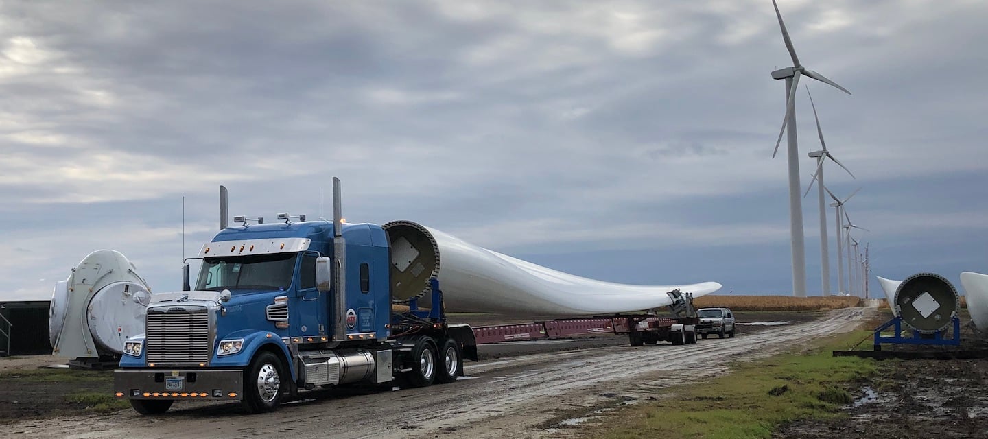 Rear-Escort-Car-Wind-Turbine