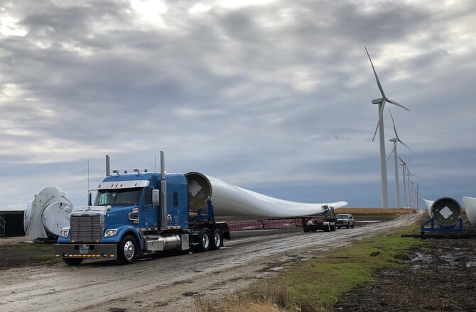 Wind Turbine Transport Rear Escort